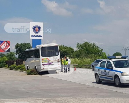 Шофьорът на автобус 93 загинал намясто при катастрофата, пострадали са още две коли