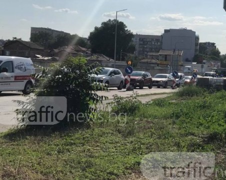 Пловдив се затапи яко! За Моста на Адата ви трябва половин час! СНИМКИ