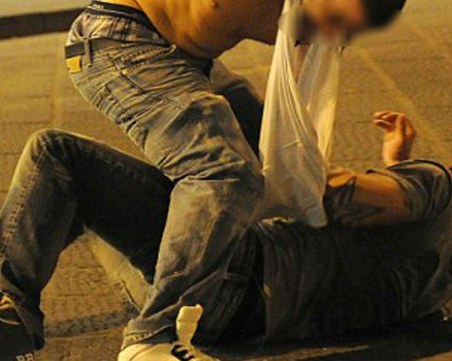 Пребиха зверски абитуриент в дискотека след забележка СНИМКА
