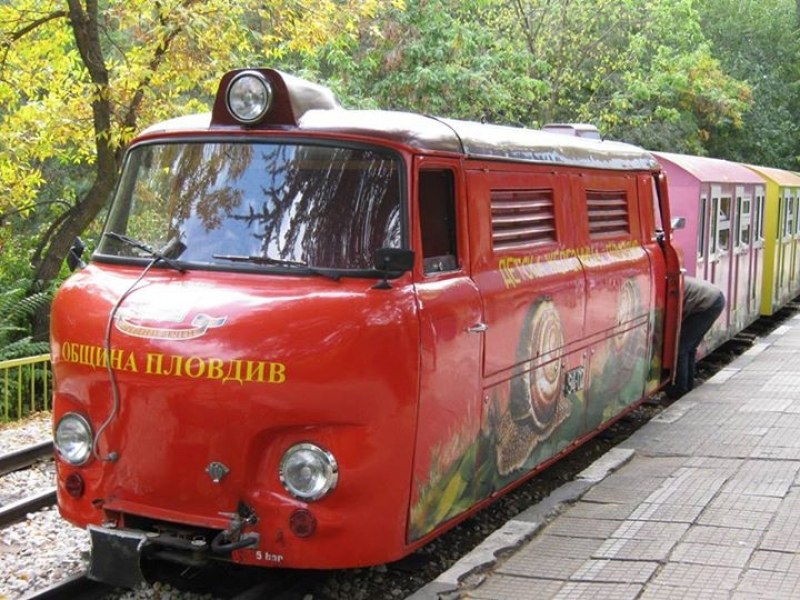 Малчуганите в Пловдив на върха на щастието! Детската железница ще бъде безплатна за Деня на детето