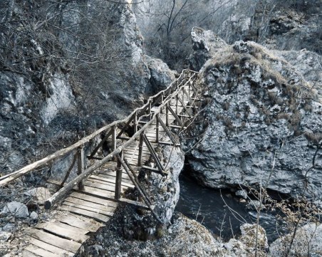 46-годишен мъж скочи от висок мост! Загина намясто