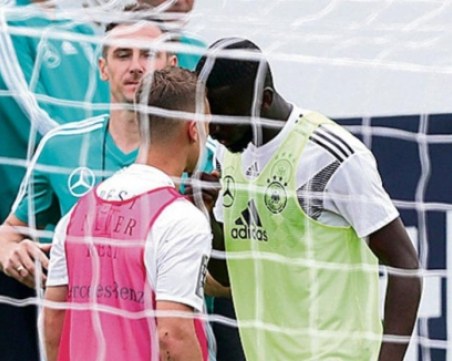 Играчи на световния шампион Германия едва не се сбиха преди Мондиала