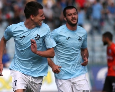 Отбори от чужбина спират Карагарен за Локо