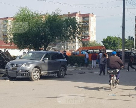 Роми от Столипиново пристигат с джип за хиляди, но нямали къде да живеят ВИДЕО и СНИМКИ