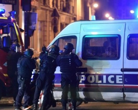 24-годишен нападна хора във влак в Германия, застреляха го