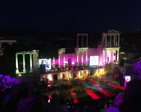 В очакване на Графа: Пловдивчанин предложи брак на любимата си на Античния СНИМКА