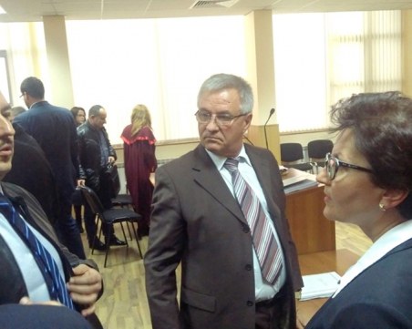 Адвокат и бивш следовател ще дават обяснения искали ли са пари от Владимир Елдъров