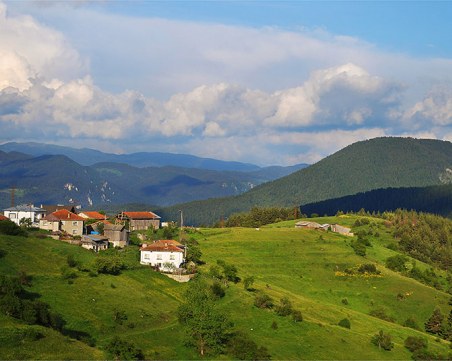 На път през необятните Родопи: От село Чала до връх Виденица СНИМКИ