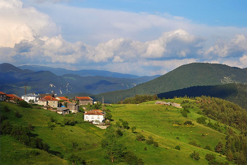 На път през необятните Родопи: От село Чала до връх Виденица СНИМКИ