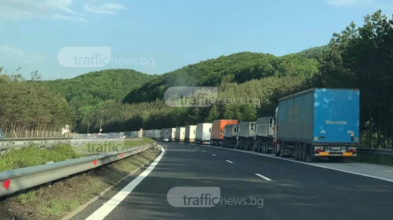 Шофьорите на коли и тирове с чужди номера масово не плащат глобите си