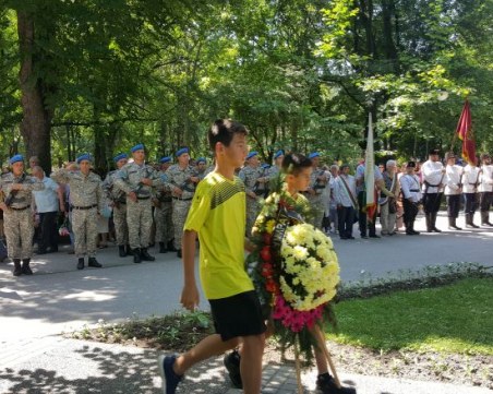 Ботев (Пловдив) се поклони пред своя патрон и пред героите! СНИМКИ