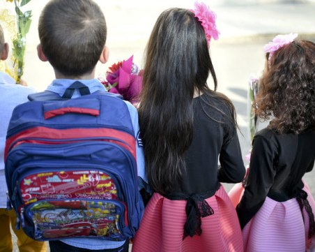 Джендър скандал в училище! Питат с анкета от кой пол искат да са учителите