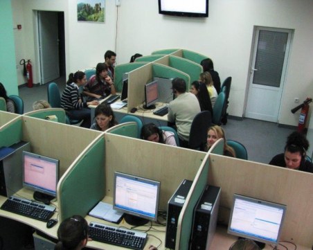 Кол центровете у нас дават по-високи заплати от тези във Варшава, Букурещ и Санкт Петербург