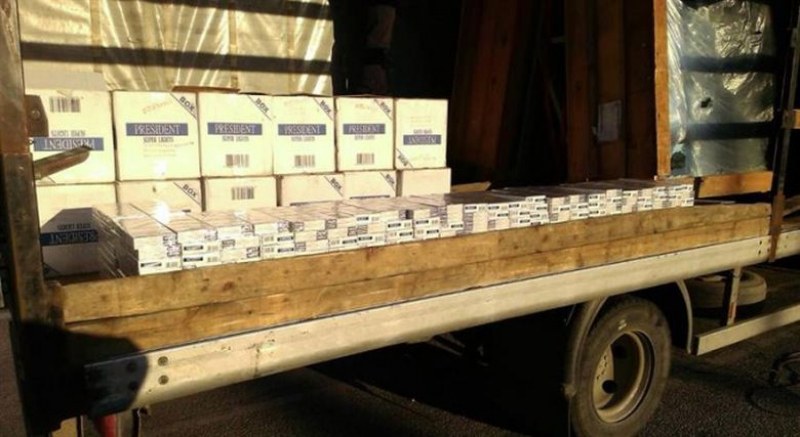 Откриха 330 000 къса контрабандни цигари на ГКПП-Кулата СНИМКИ