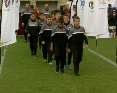 Децата на Локо в шампионския поток на силен турнир в Холандия