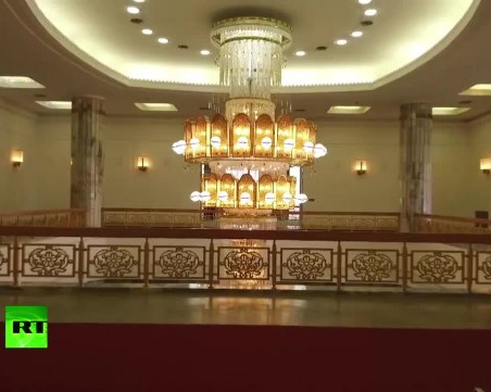 Пуснаха руски журналист в резиденцията на Ким Чен-ун ВИДЕО