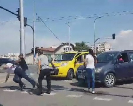 Дядо, чичо и внуче са задържани за побоя над шофьор в София