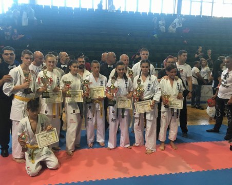 Каратеките на Тракия с 13 медала от международен турнир в Бургас
