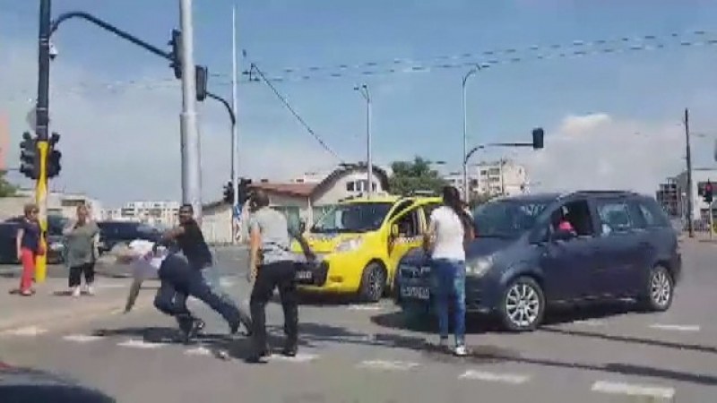 Дядо, чичо и внуче са задържани за побоя над шофьор в София