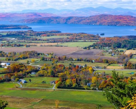 10 000 долара дават на всеки, решил да живее тук! Вижте къде
