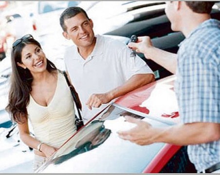 Дамите теглят кредити за тържества и обучение, мъжете – за коли