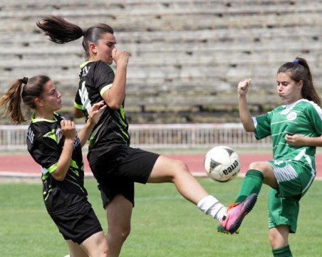 Футболен турнир за девойки в Пловдив