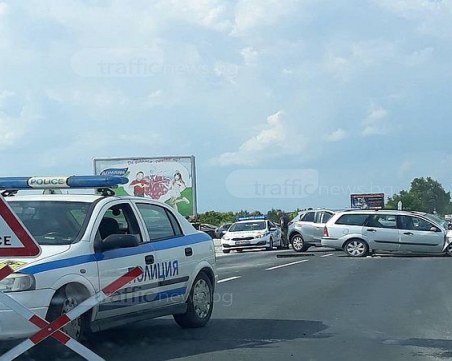 Издирват извършителката на катастрофата на пътя Пловдив - Карлово