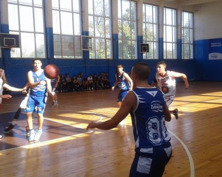 Старшата на Академик Бултекс 99 закрива сезона с приятелски турнир