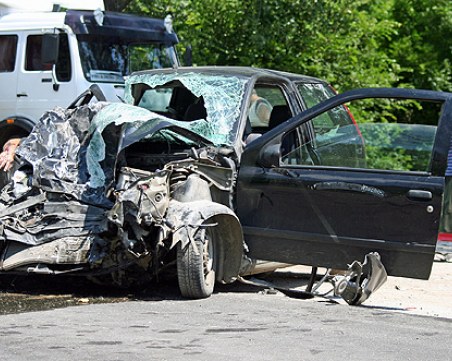 Тежка катастрофа с пловдивска кола край Айтос! Двама души са в болница