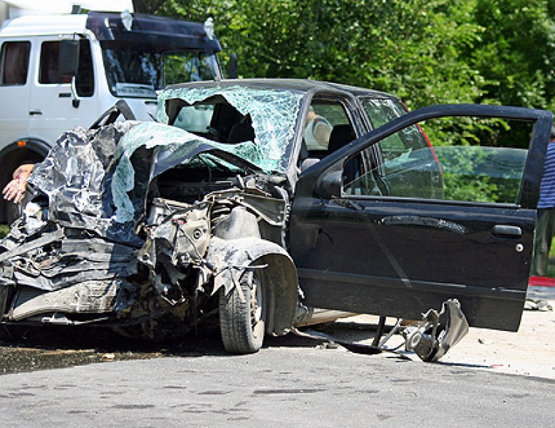 Тежка катастрофа с пловдивска кола край Айтос! Двама души са в болница