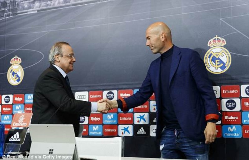 Зидан се махнал от Реал заради трансферна свада с президента