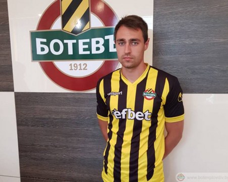 Ботев с първи летен трансфер, Минев преподписа