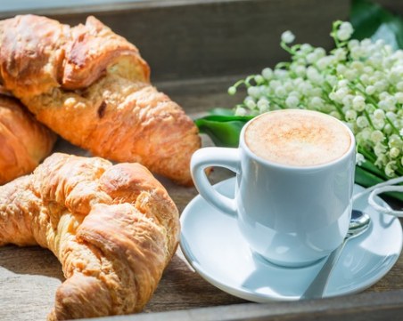 Колко дълго действа кофеинът след консумацията на сутрешно кафе?