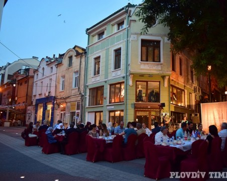 Мюсюлмани, християни и юдеи ще вечерят заедно в центъра на Пловдив СНИМКИ
