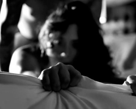 Забраняват популярна секс поза със закон?