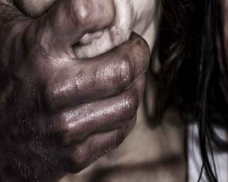 19-годишен с порше отвлече тийнейджърка, изостави я на Поповица