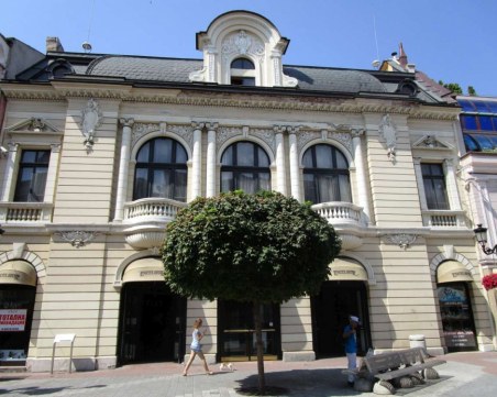 Банка разпродава диаманта на Главната в Пловдив - Екселсиор! 2 етажа търсят собственици