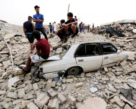 Две експлозии взеха живота на най-малко 18 души в Багдад СНИМКИ