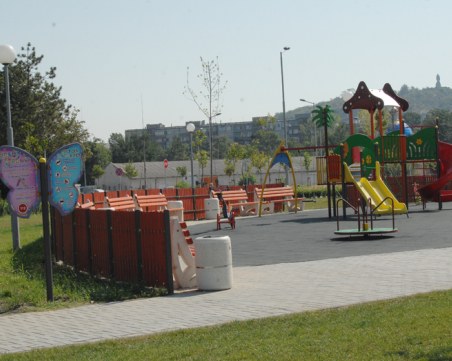 Майка на три деца забрави колело и тротинетка в Смирненски, изчезнаха за минути СНИМКИ