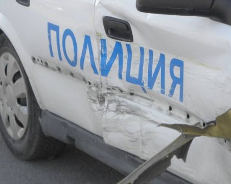 Полицейска гонка: Пиян шофьор потроши две патрулки и рани двама униформени