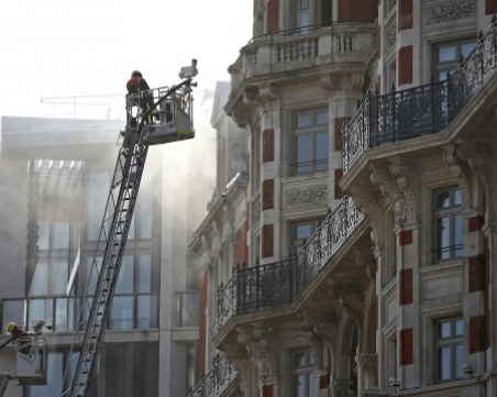 Роби Уилямс e бил сред евакуираните от големия пожар в хотел в Лондон