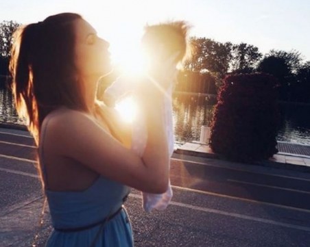 Цвети Пиронкова показа сина си! Изведе го на разходка по Гребната база