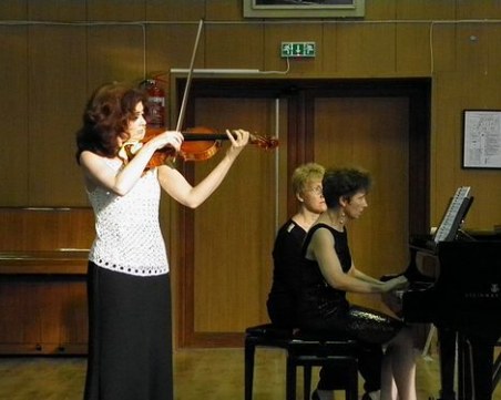 Вечер на партньорството събира известни музиканти в аулата на НУМТИ 