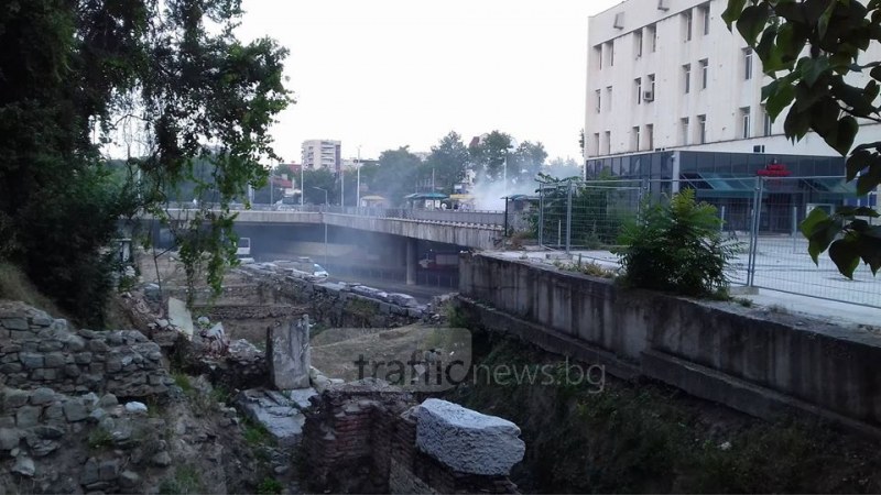 Пожар в подлеза на Пощата стресна пловдивчани на Главната СНИМКА
