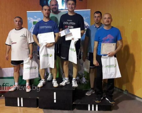 Десетки души играха тенис на маса в Пловдив, за да помогнат на  децата на загиналите полицаи и пожарникари