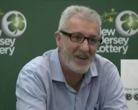 Имигрант спечели 315 млн. долара джакпот с върната кутия сок ВИДЕО