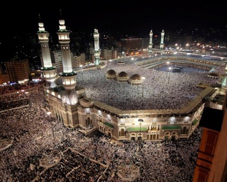 Мъж се самоуби на едно от най-свещените места в света - Мека