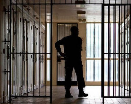 Осъдиха млад българин на 12 години затвор на остров Родос