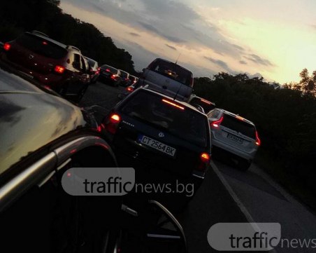 10 юни - 10-километрова тапа по магистралата, обърнати коли за Пловдив и в Пловдив ВИДЕО+СНИМКИ