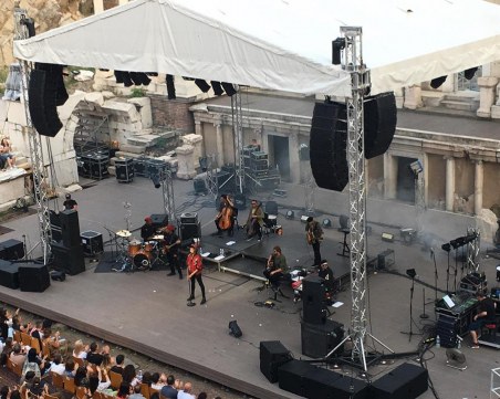 Как сте?, попита Имани пловдивчани на чист български! Античният пее! СНИМКИ